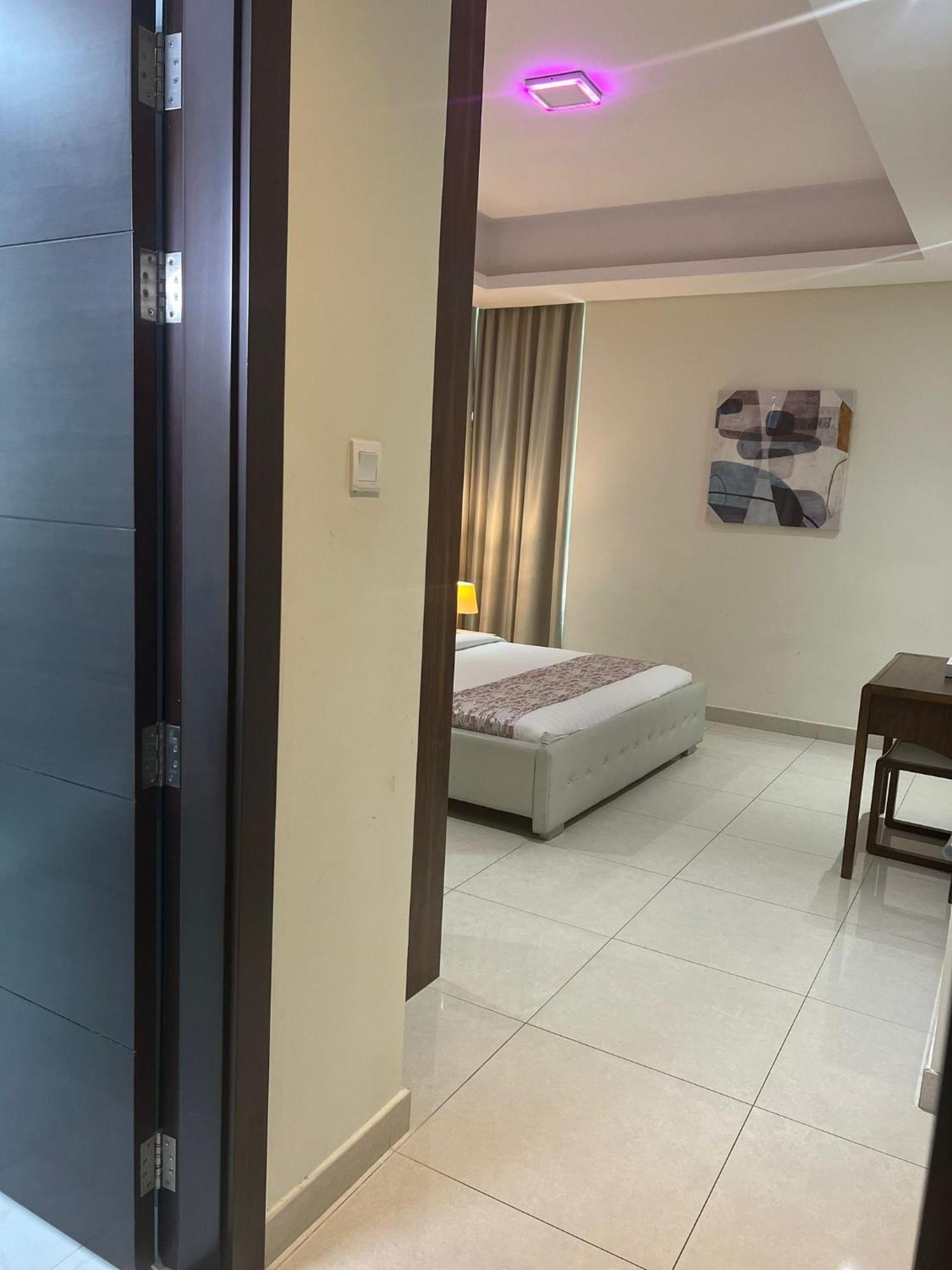 Sirius Tower Aparthotel Μανάμα Εξωτερικό φωτογραφία
